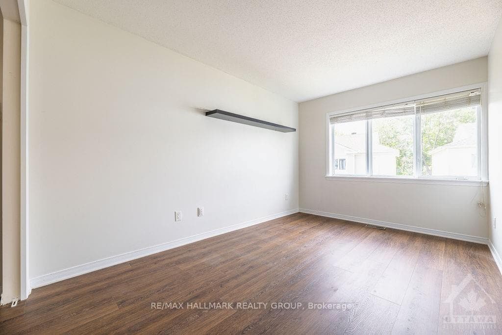 510 BURLEIGH photo 22