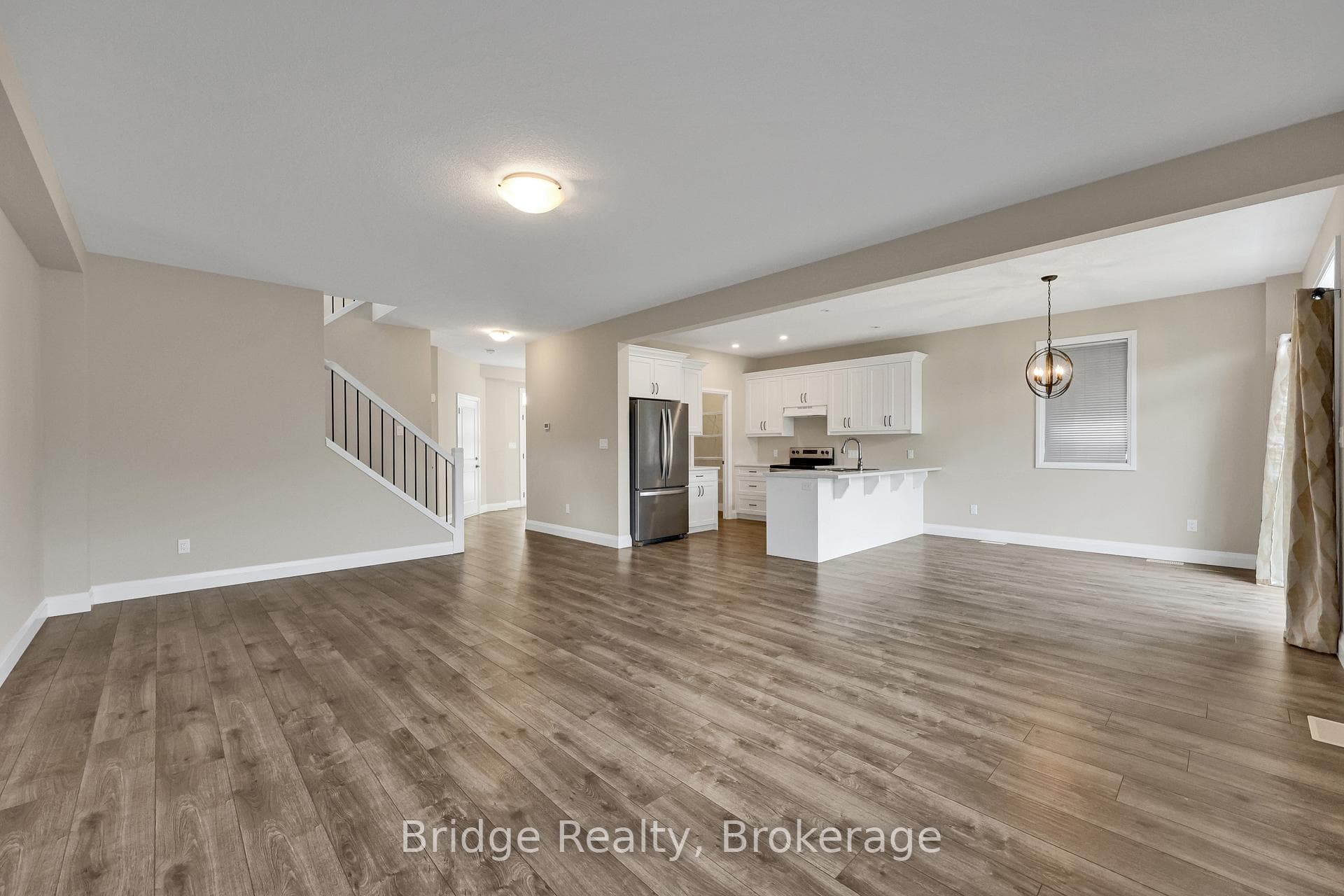 66 Cash Crescent photo 8