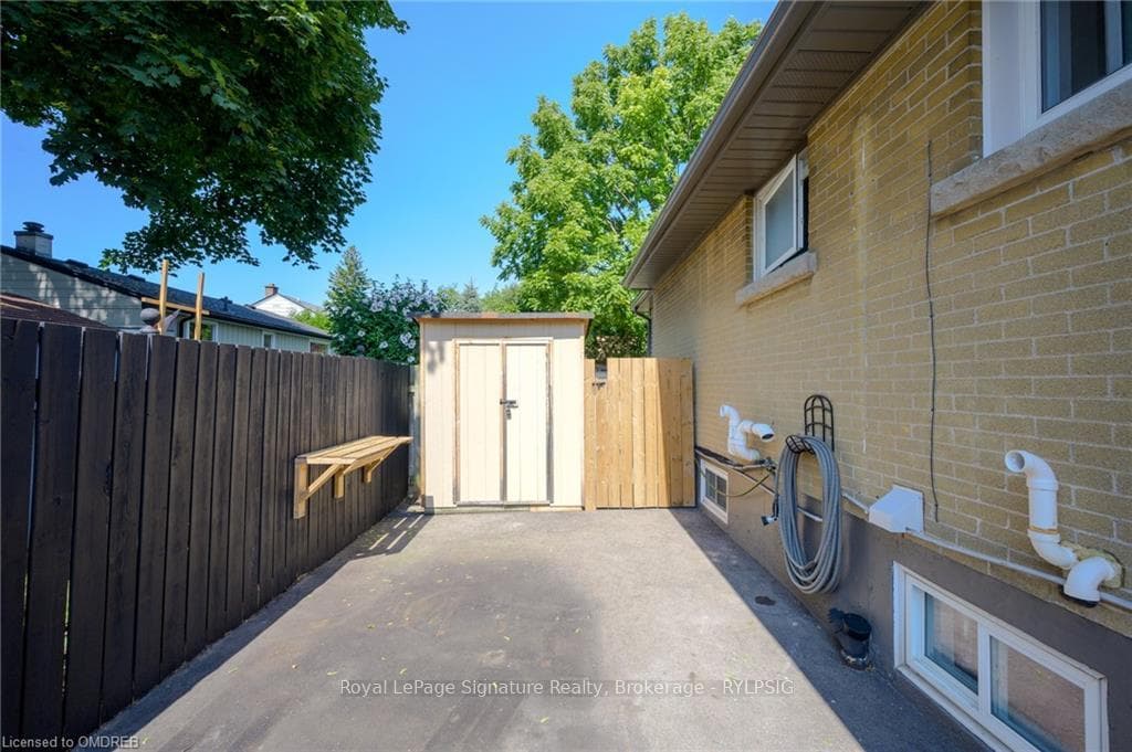 36 BEAUCOURT Road photo 34