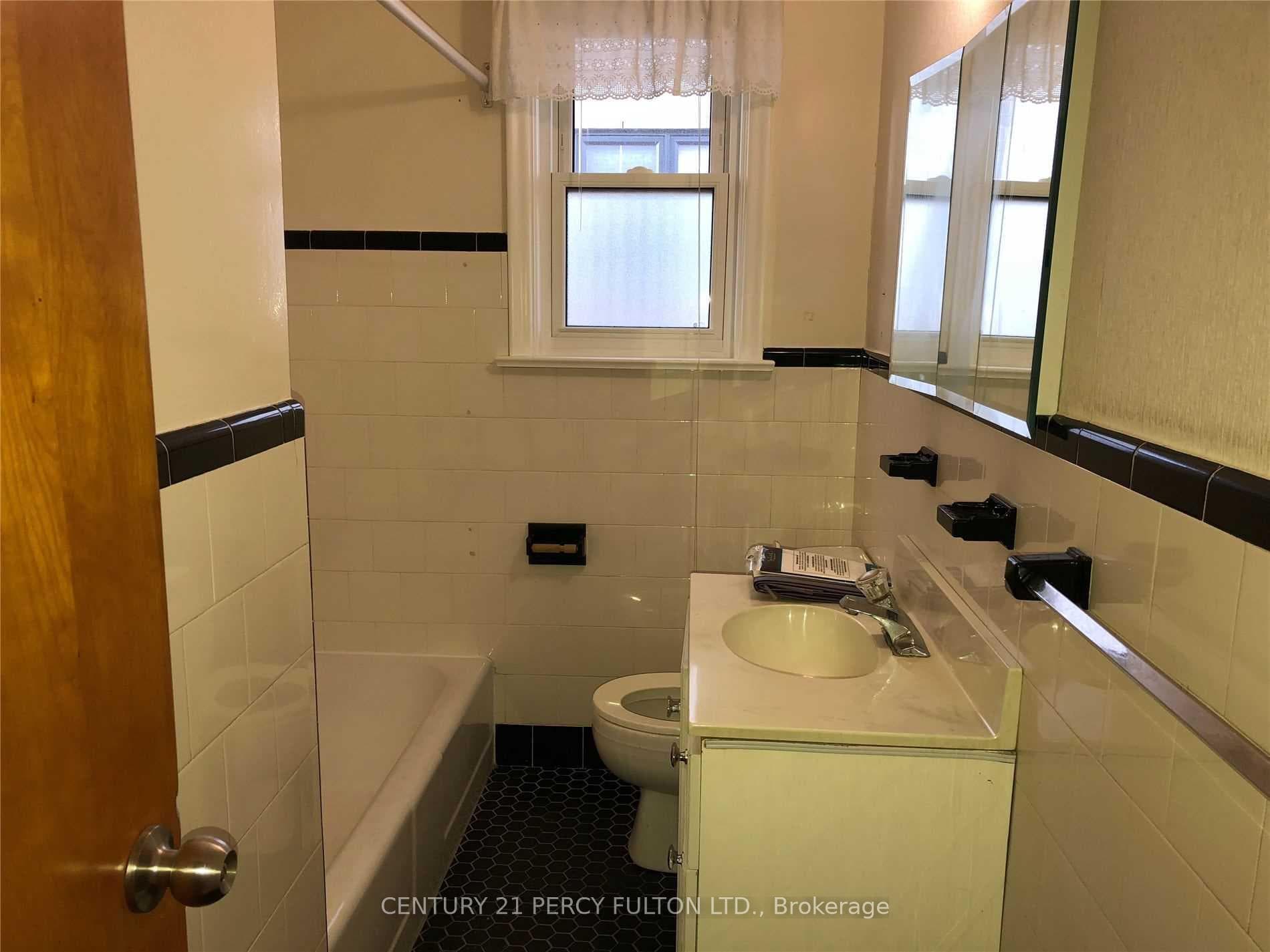 21 Ivanhoe Court photo 8