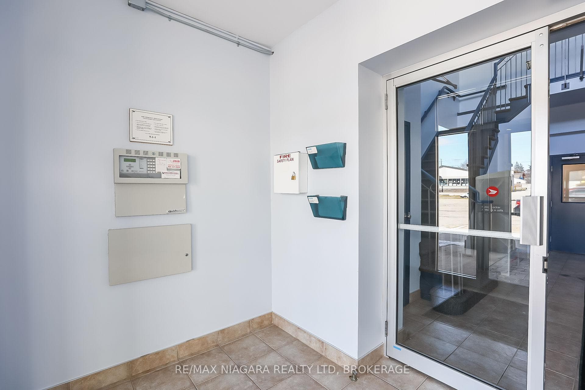 6365 DRUMMOND Road Unit 114 photo 6