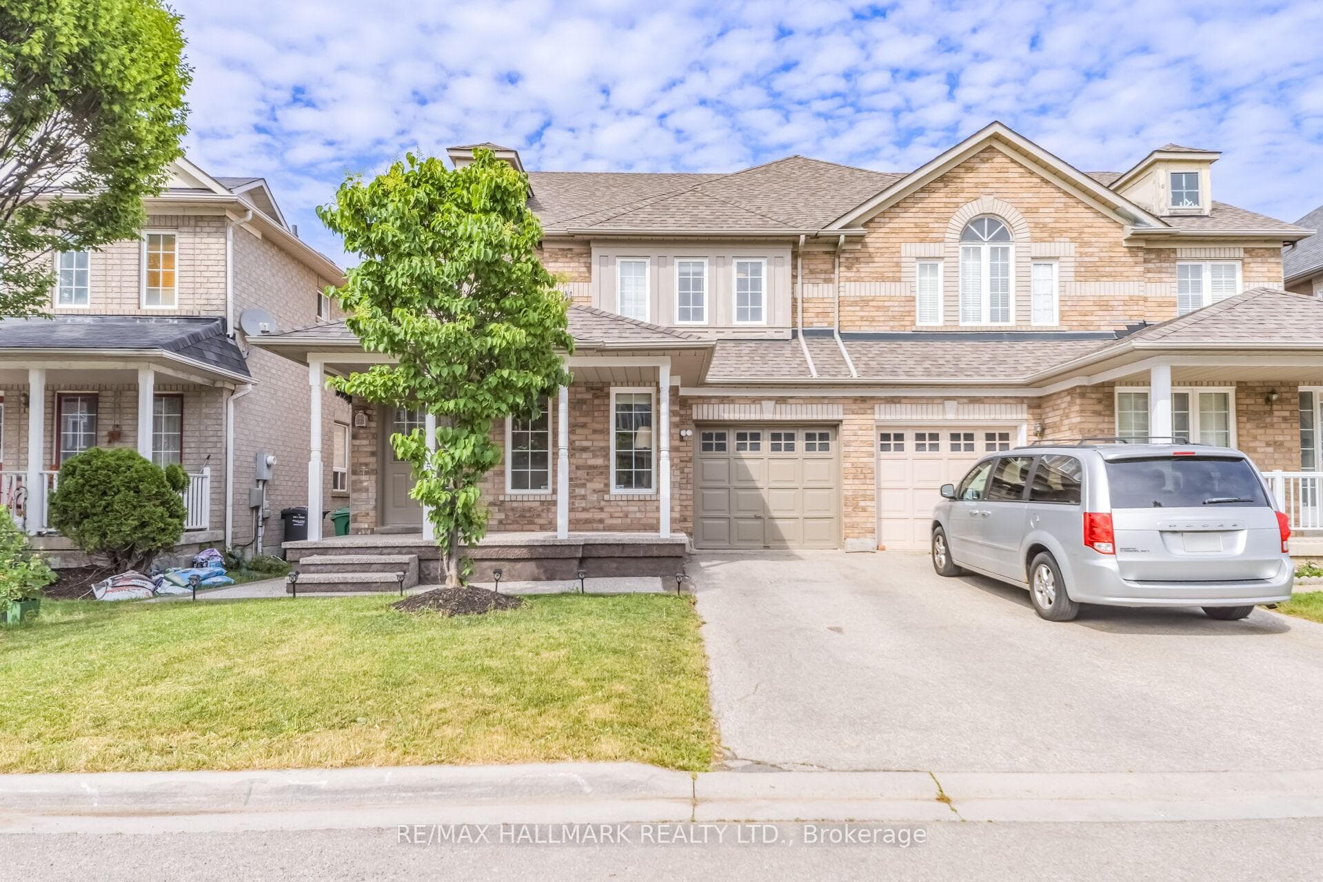 5437 Rochelle Way photo 1