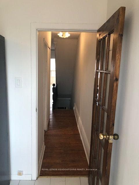 1211 College Street Unit Upper photo 14