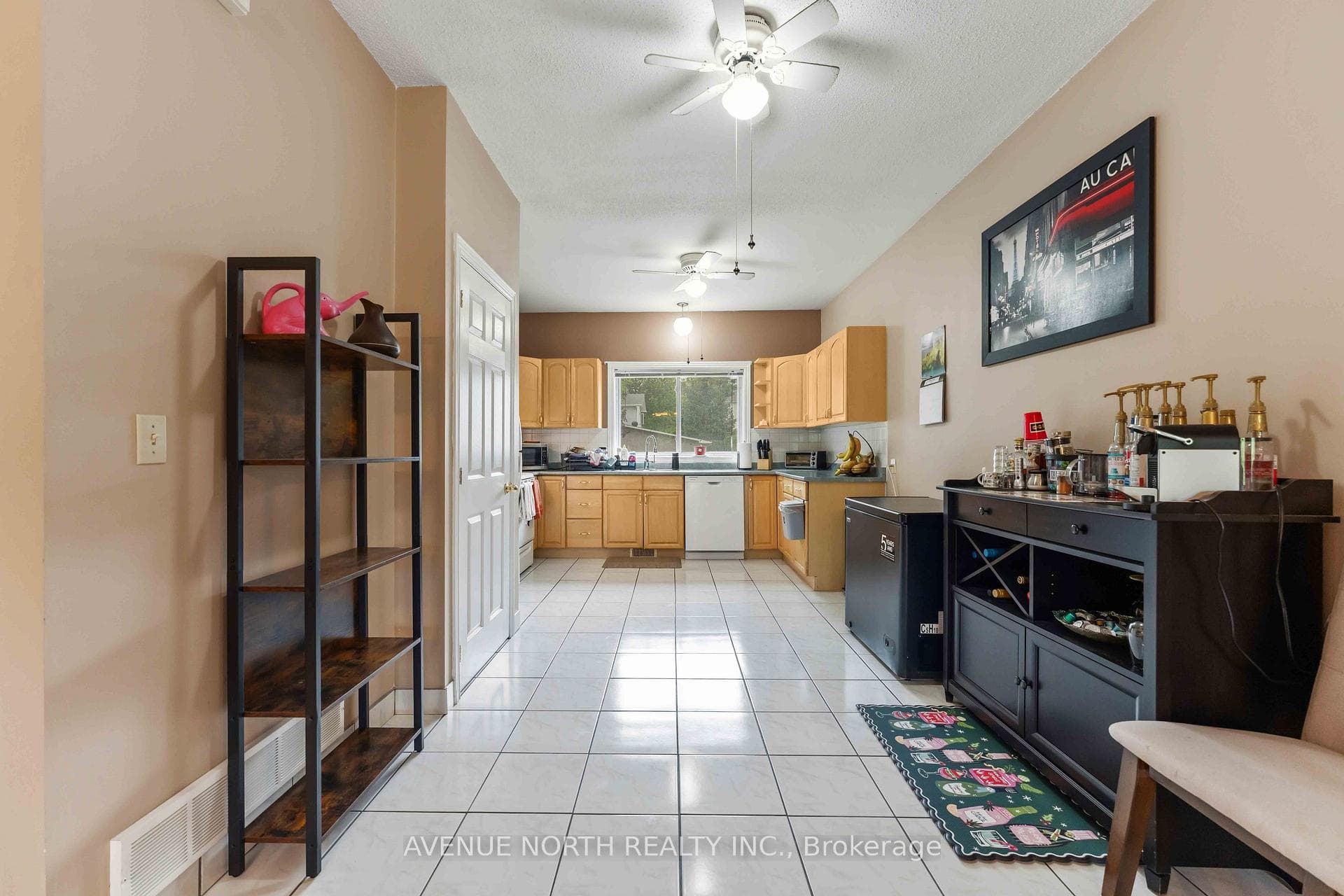 6803 Barsona Place photo 9