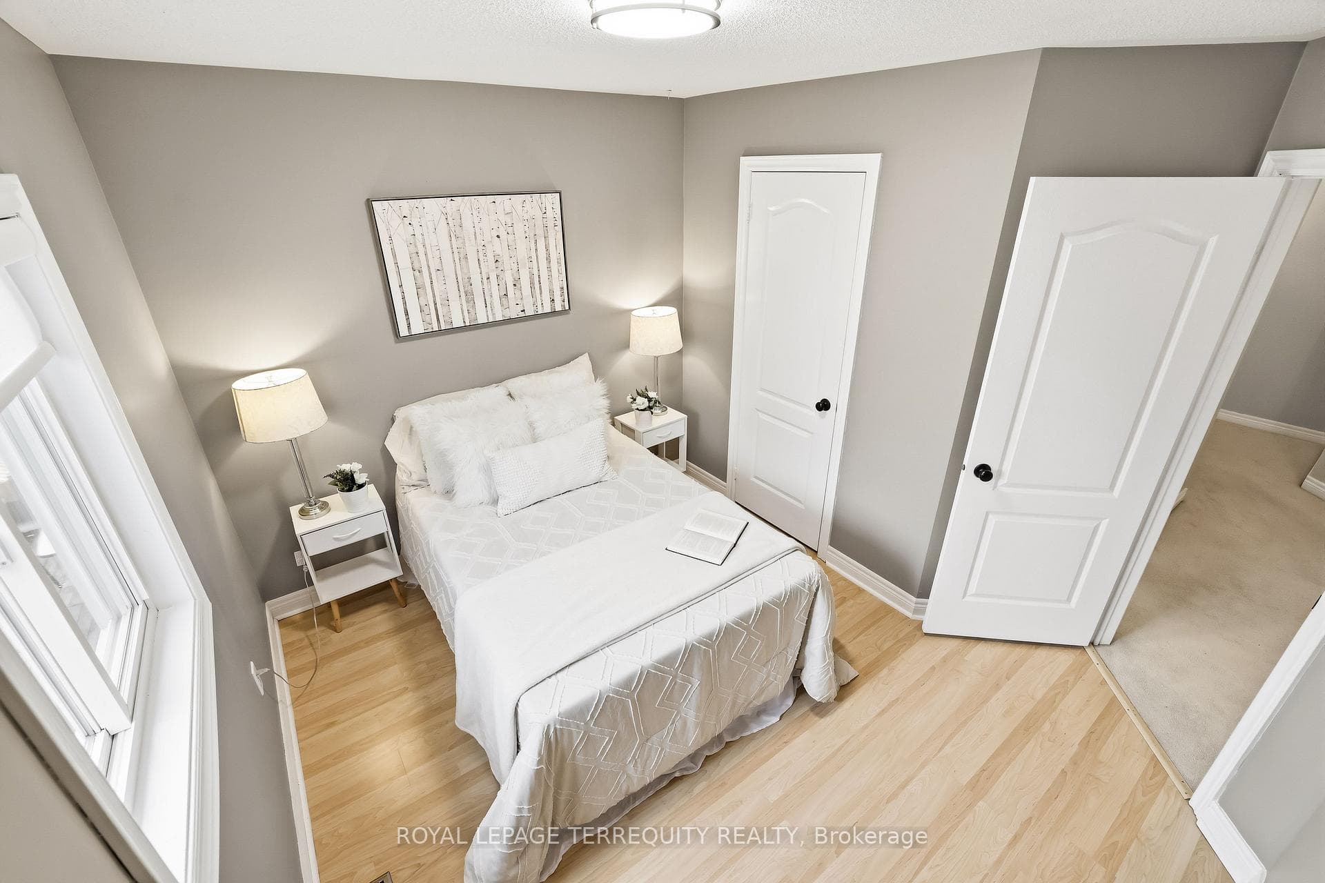 8 Sinden Drive photo 32