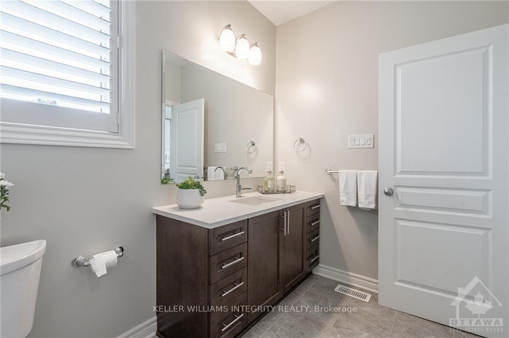 1135 BECKETT Crescent photo 19