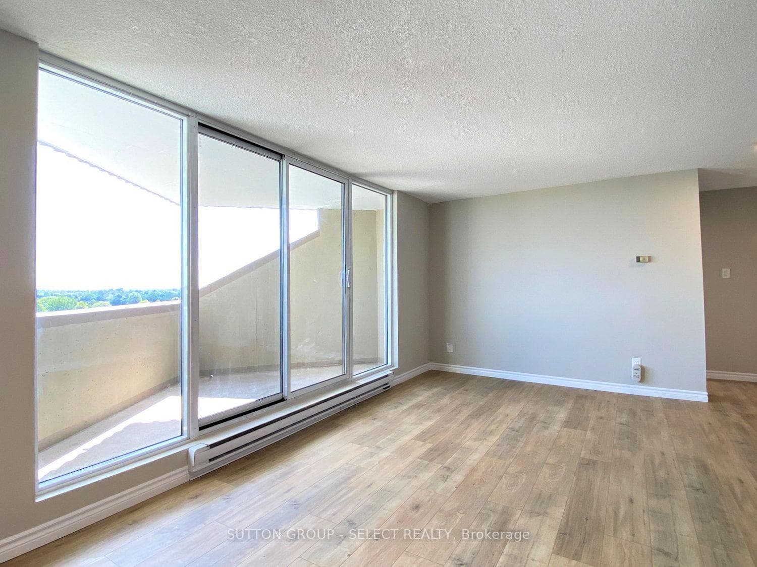 1105 Jalna Boulevard Unit 804 photo 13