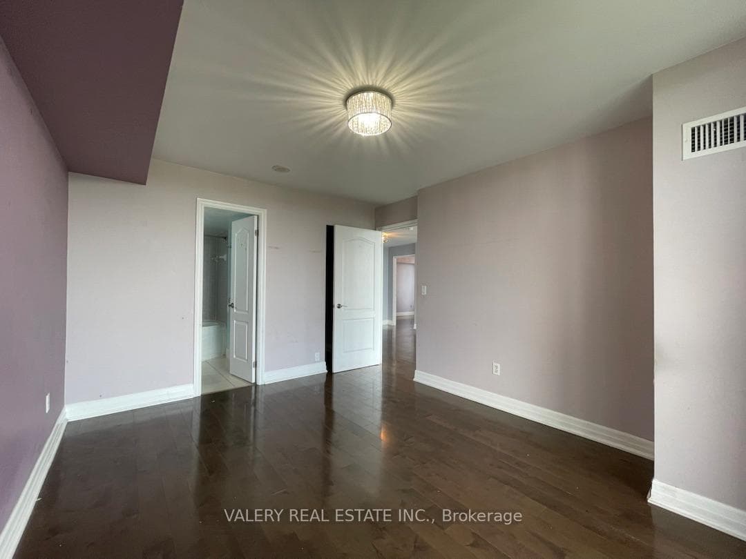 1140 Parkwest Place Unit 610 photo 12