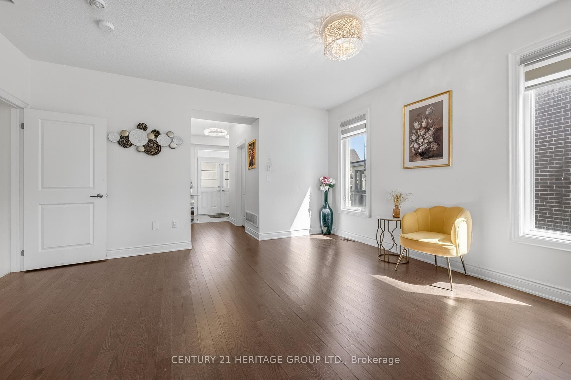 77 Montrose Boulevard photo 6