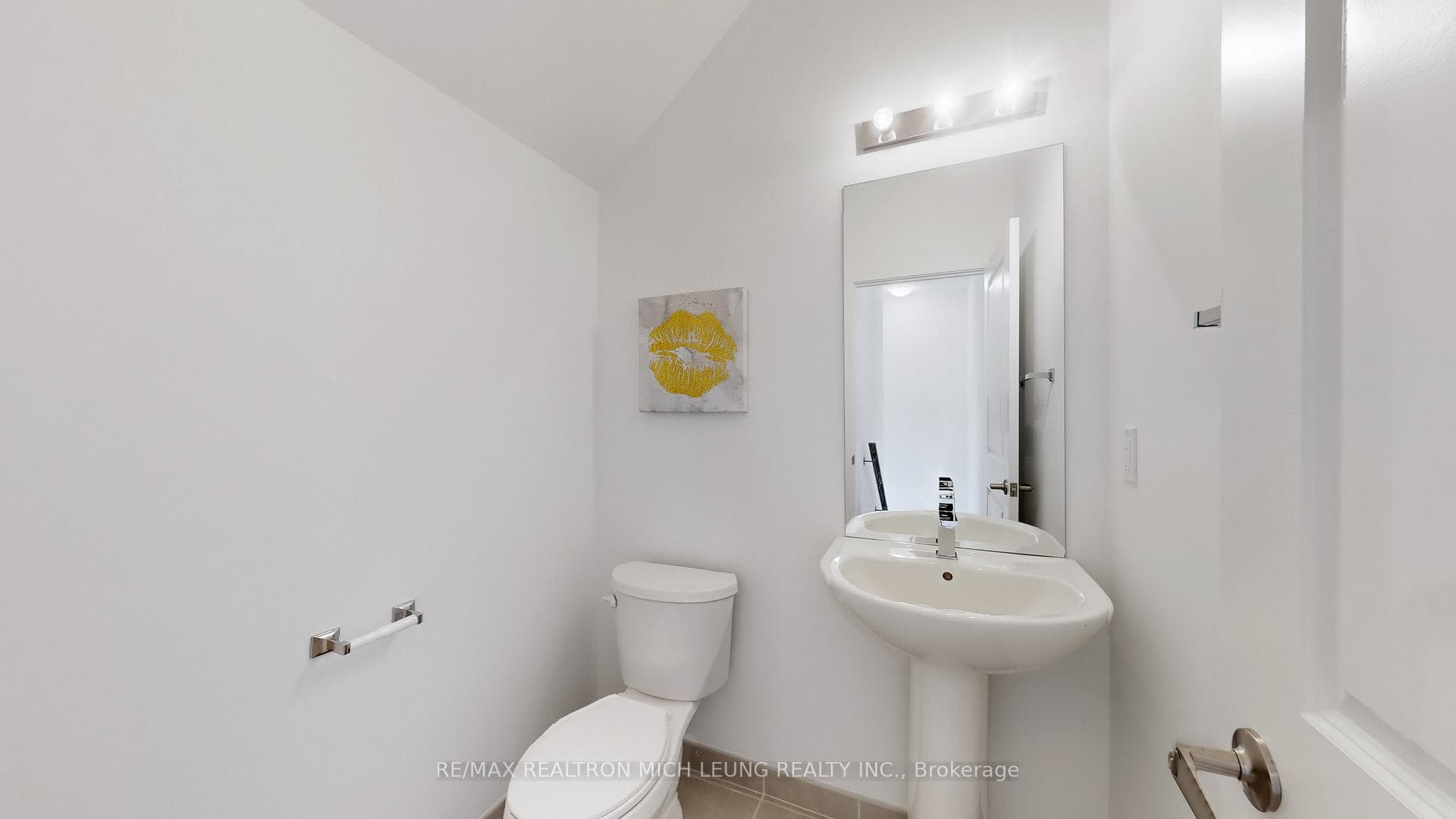 58 Covington Crescent photo 9