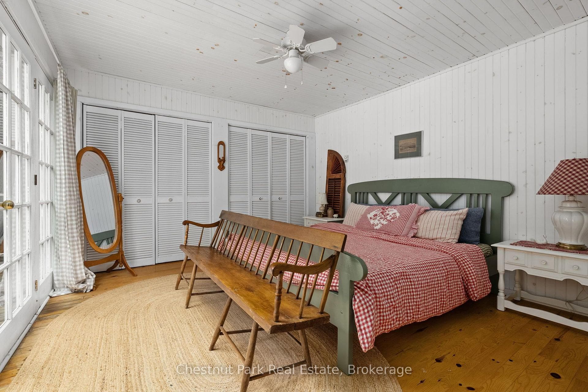 Main Cottage - Primary Bedroom