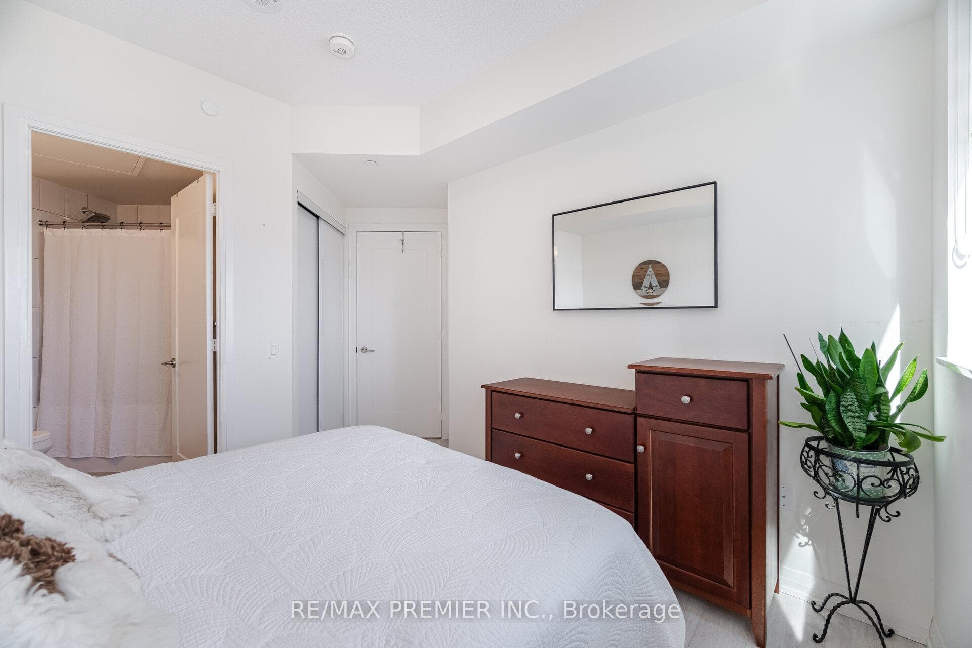 9000 Jane Street Unit 1024 photo 21