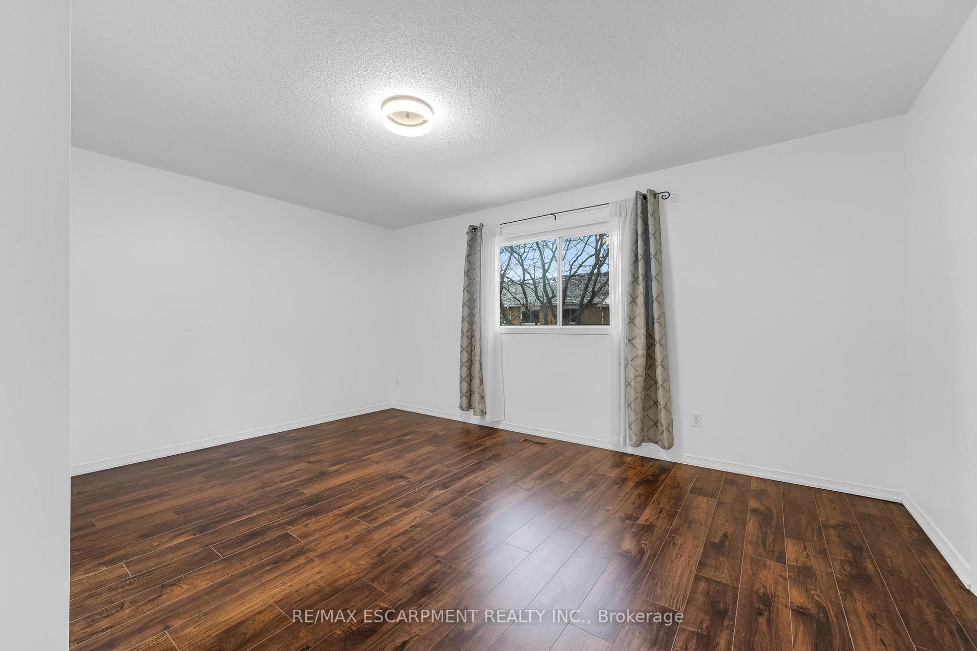 1183 Westview Terrace photo 7
