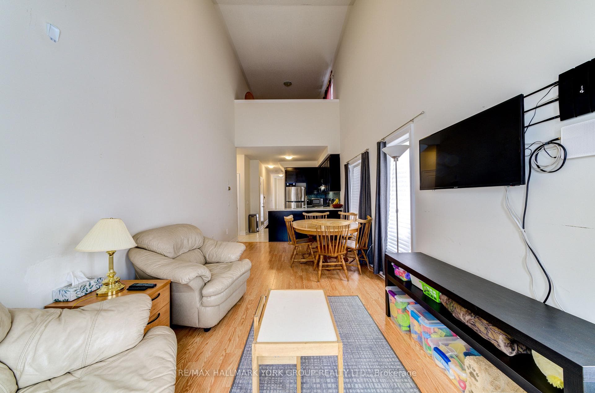 323 Atkinson Street photo 22