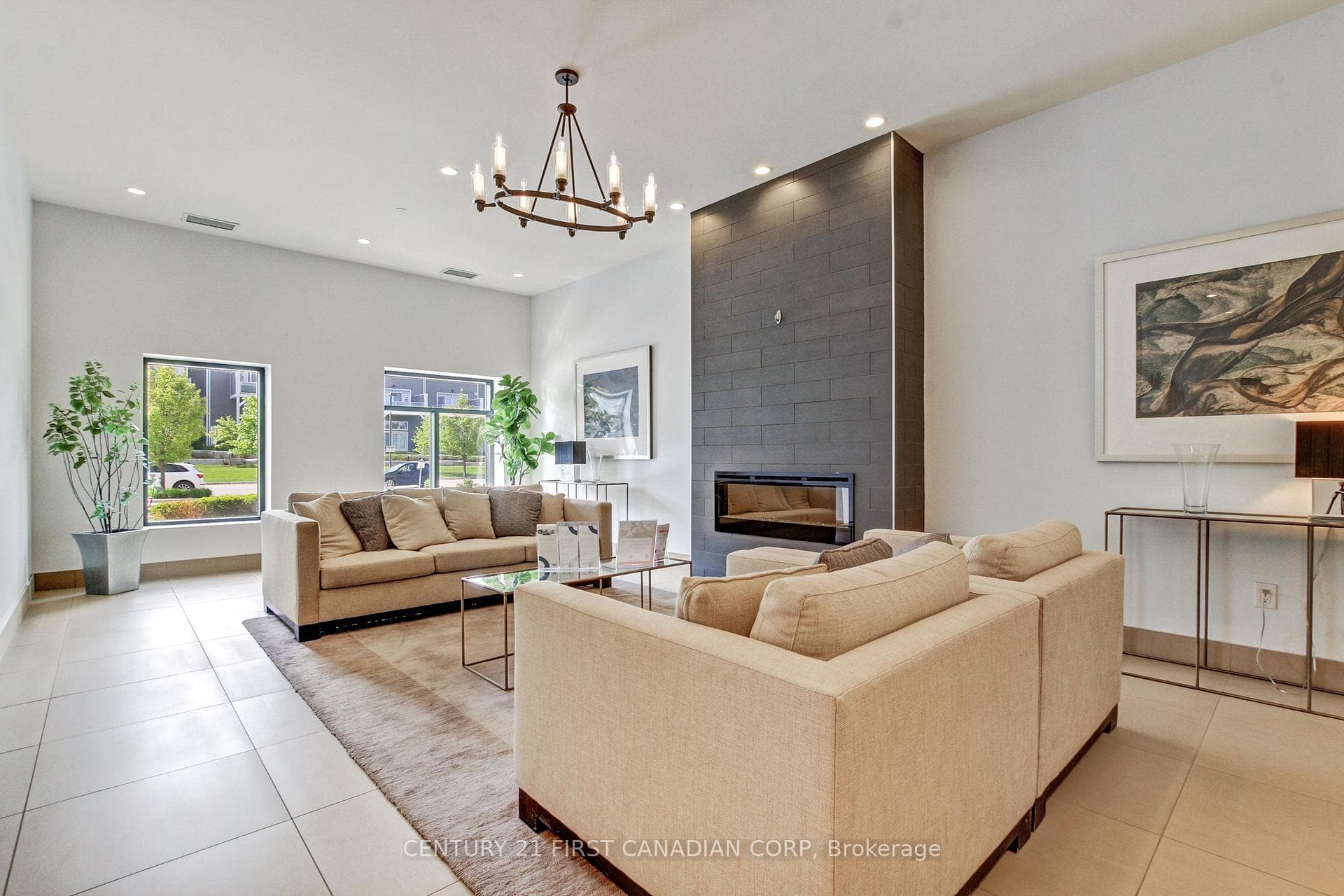240 Villagewalk Boulevard Unit 512 photo 3