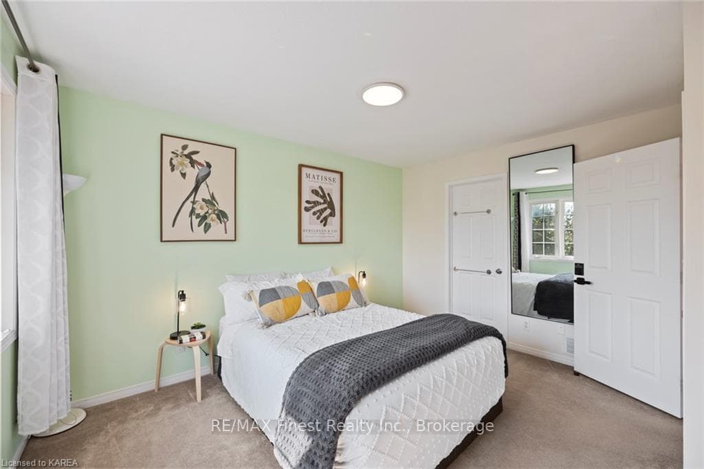 476 FIELDSTONE Drive photo 28