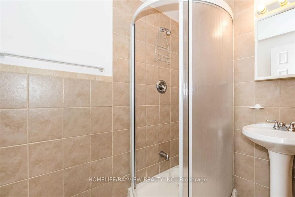 23 Bluesky Crescent Unit Upper L photo 24