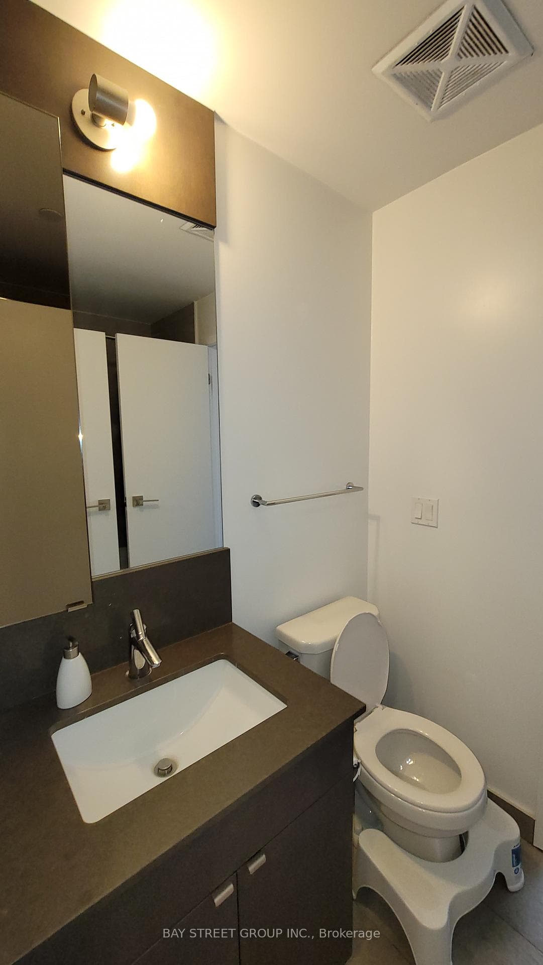 98 Lillian Street Unit 1713 photo 11