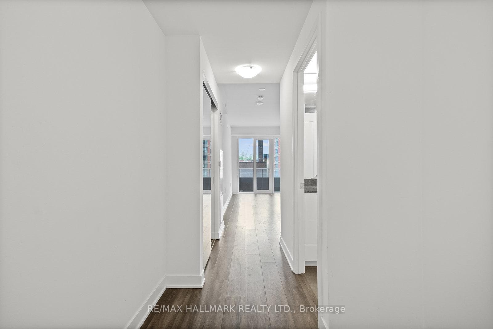 70 Princess Street Unit 306 E photo 3