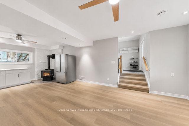 93 Ronald Avenue photo 5