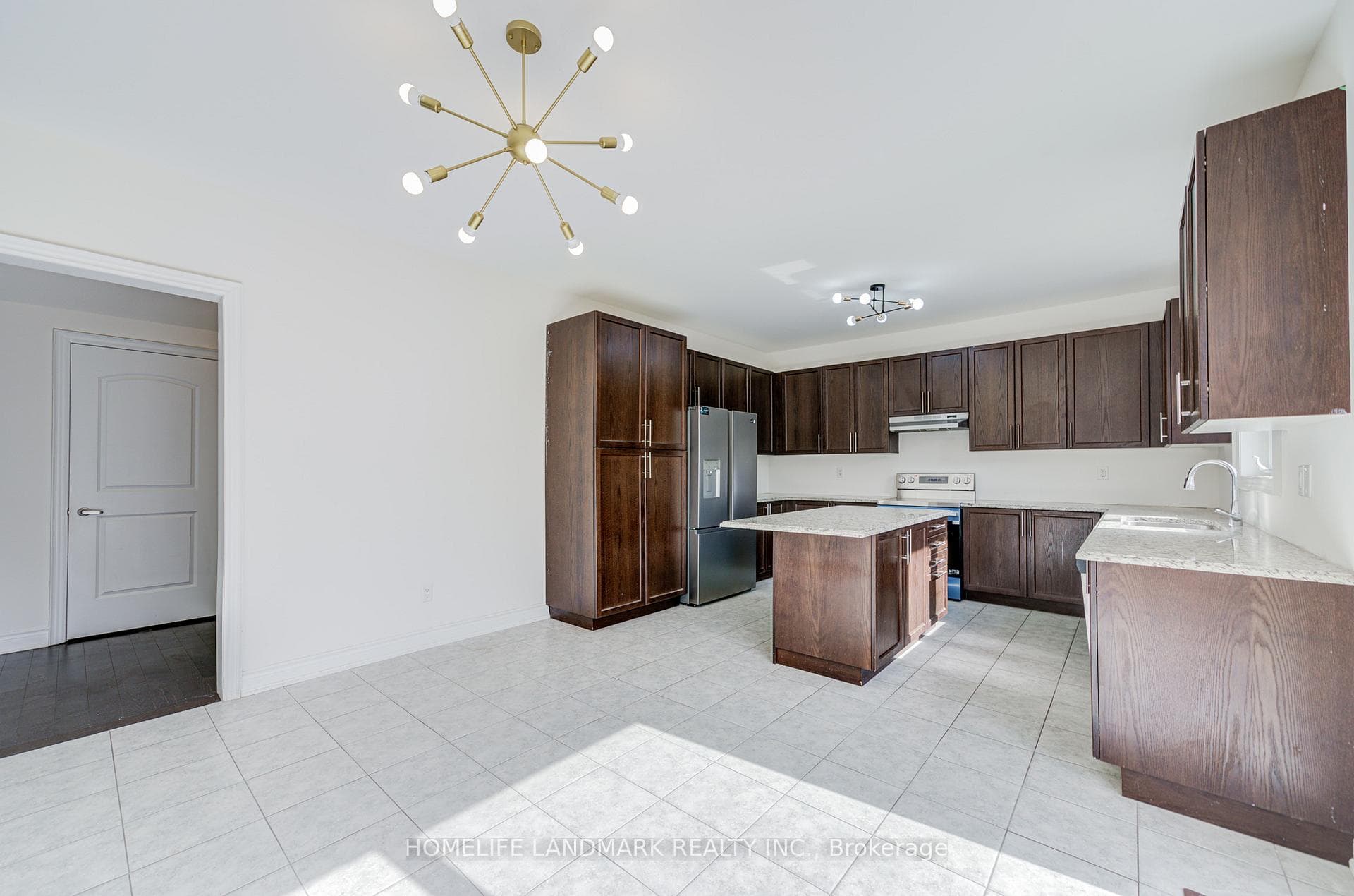 95 Walter English Drive photo 19