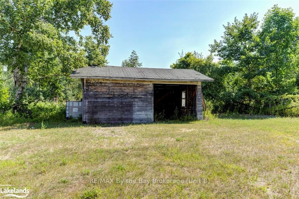 4315 CROSSLAND Road photo 11