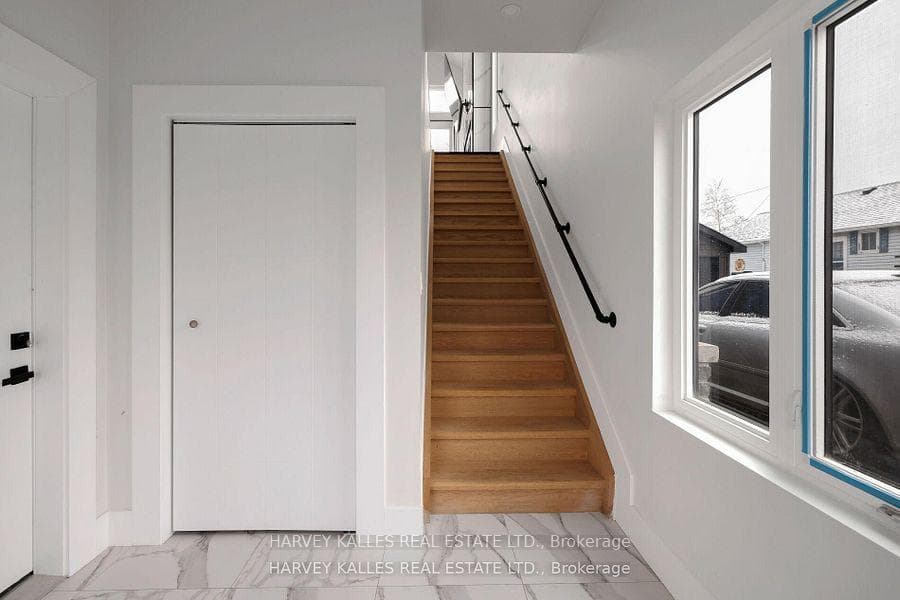 3184 Lakeshore Road photo 7