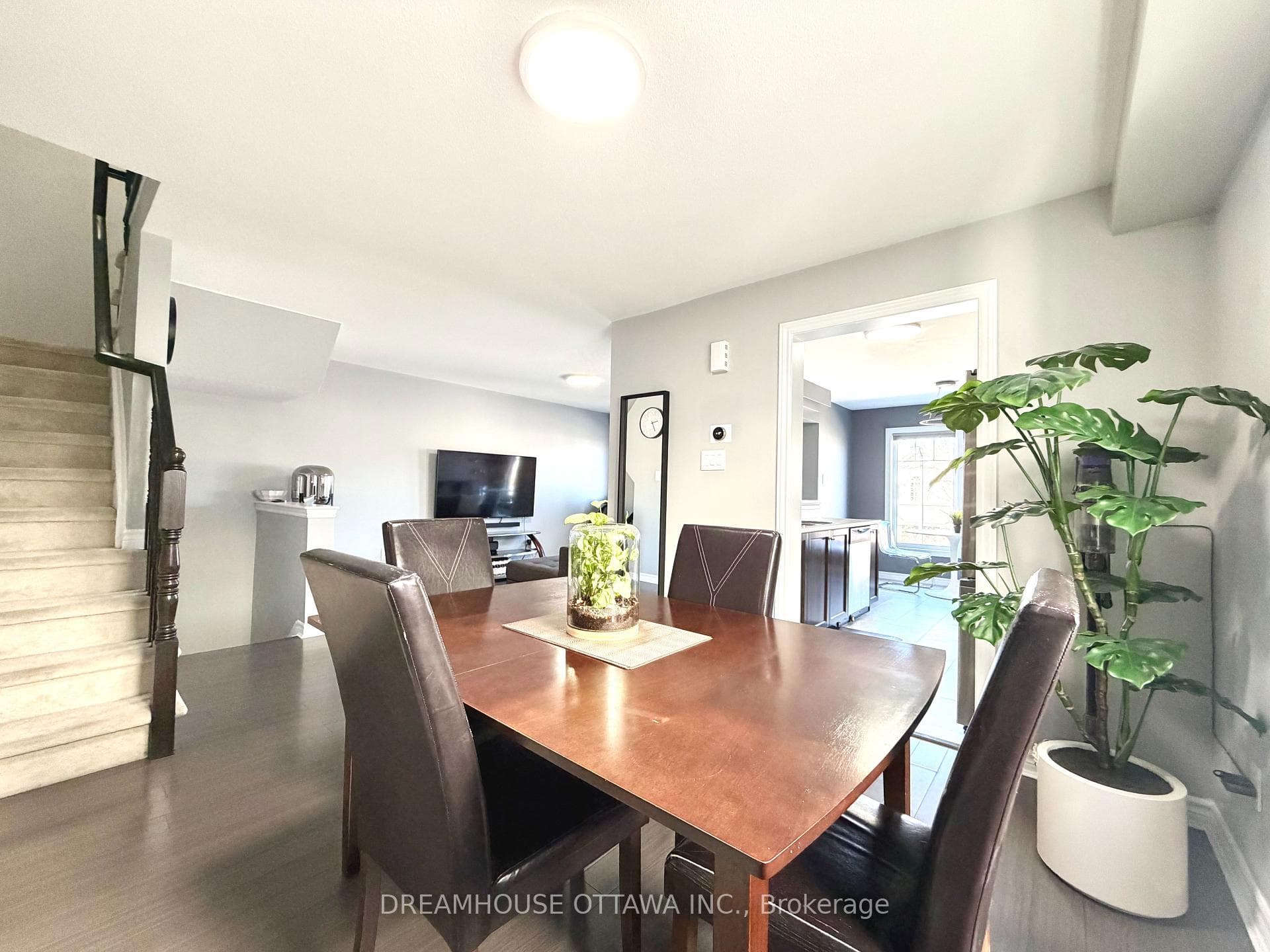 124 Pennant Avenue photo 12