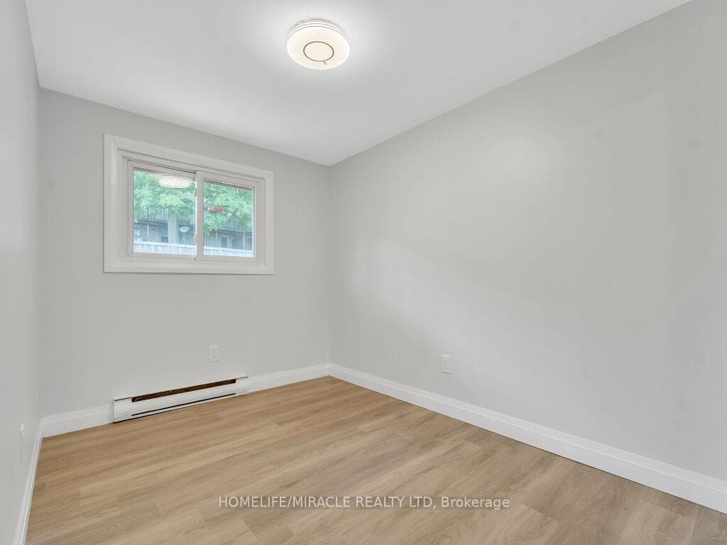 32 Marlboro Court photo 25