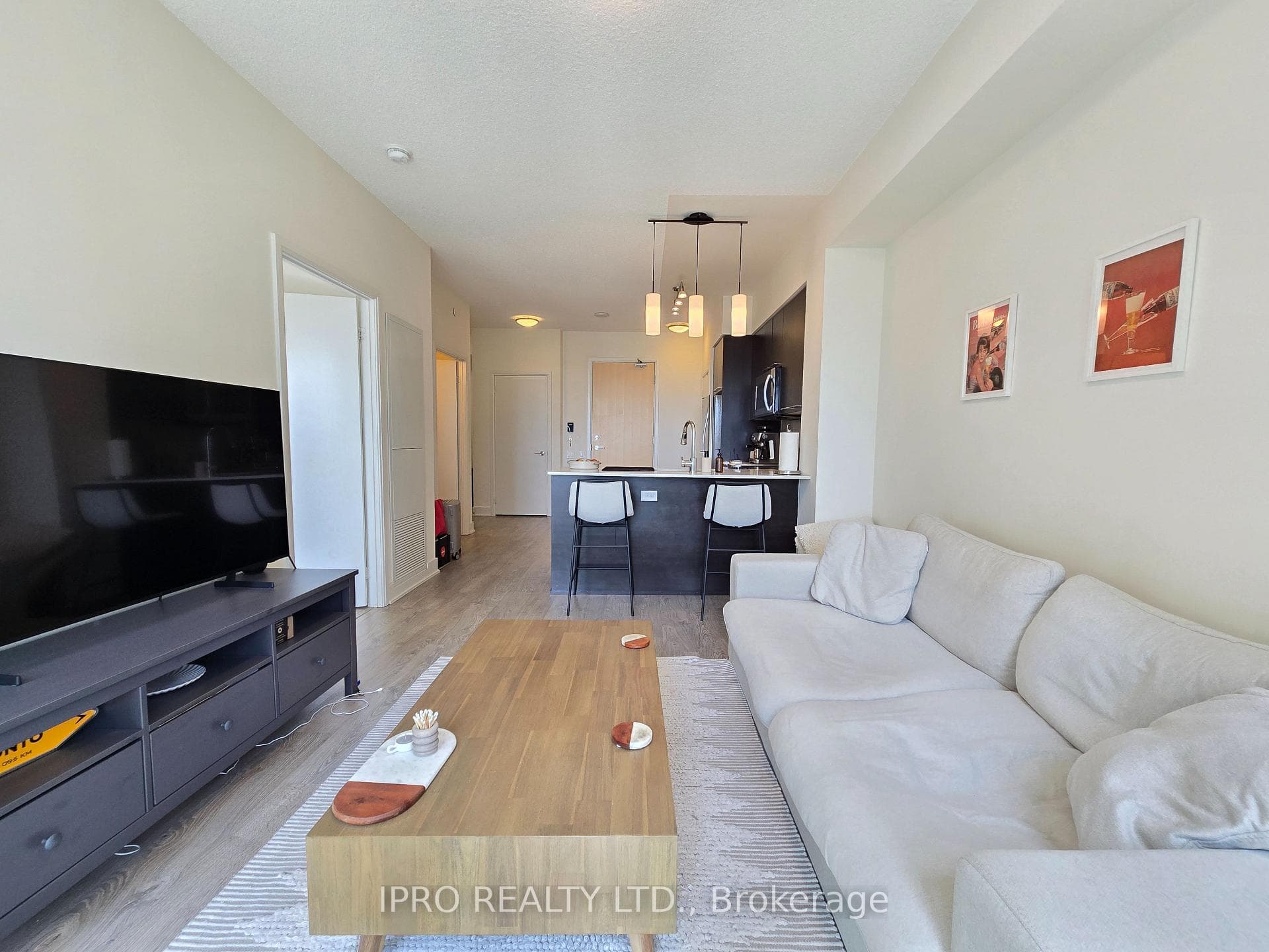 30 Roehampton Avenue Unit 1911 photo 3