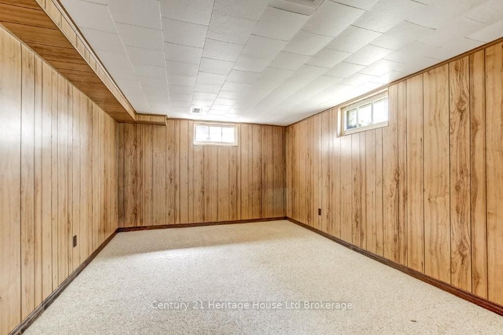 348 Parkinson Road photo 12