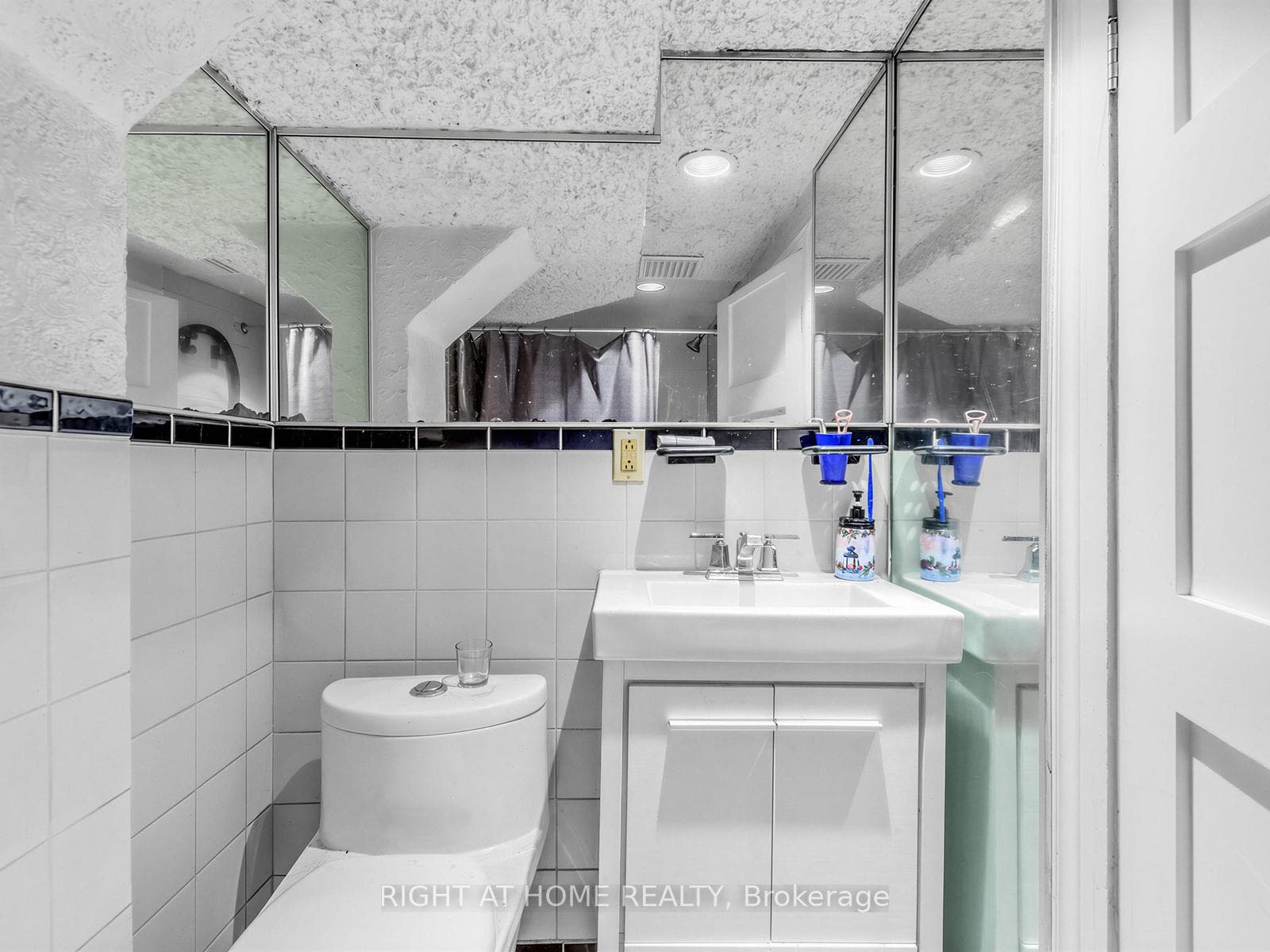 91 Borden Street photo 32