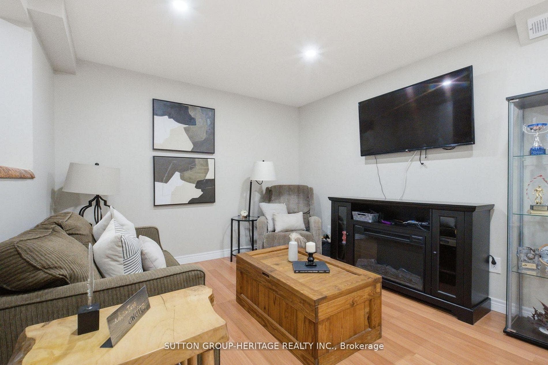 1413 Beaverbrook Court photo 25