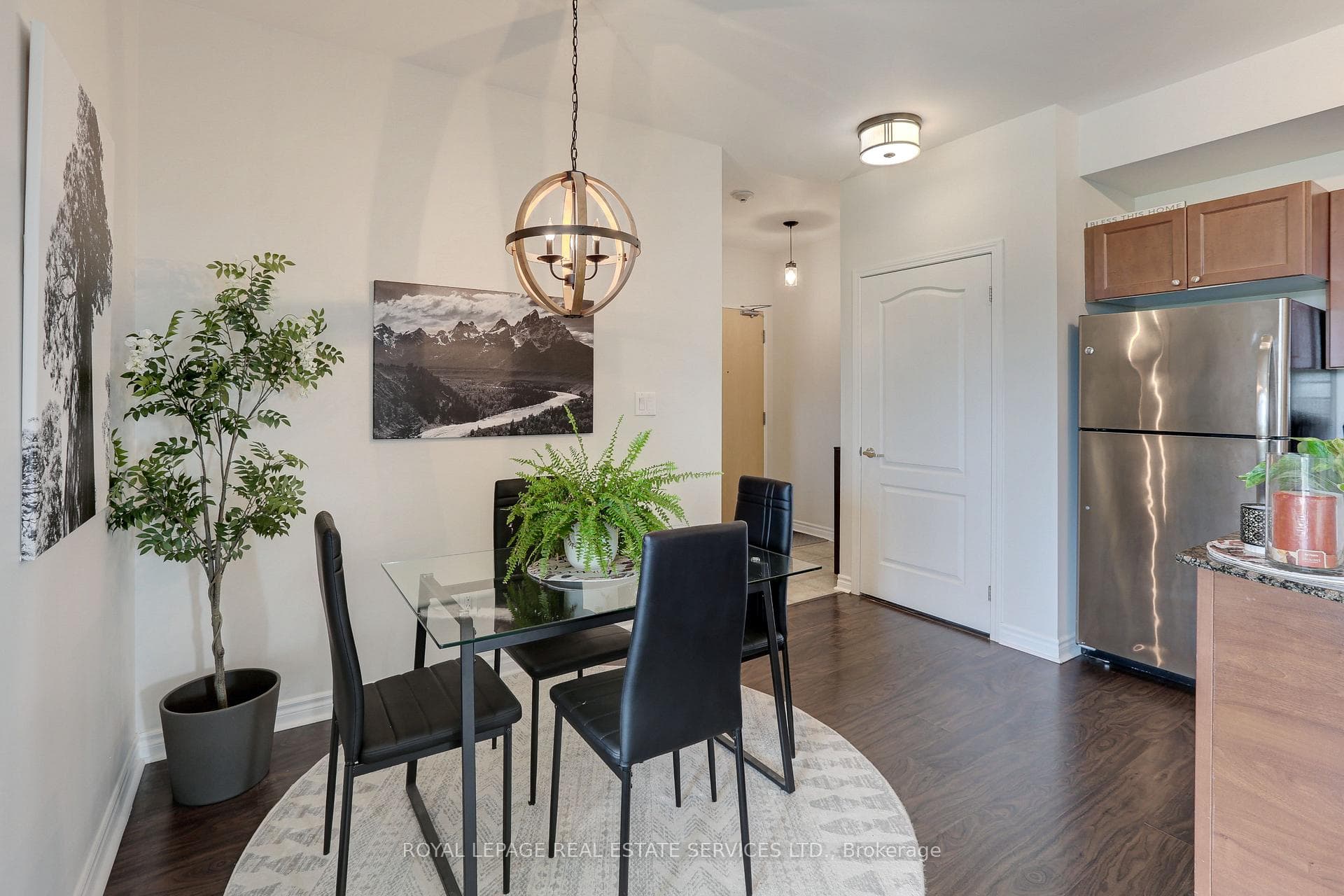3865 Lake Shore Boulevard Unit 505 photo 4