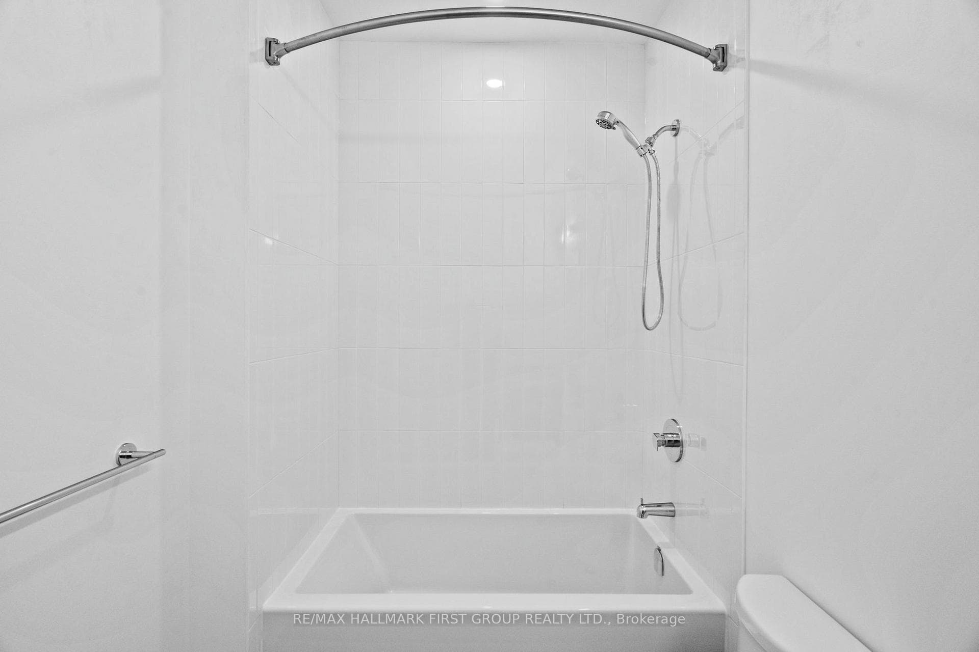 385 Arctic Red Drive Unit 107 photo 20