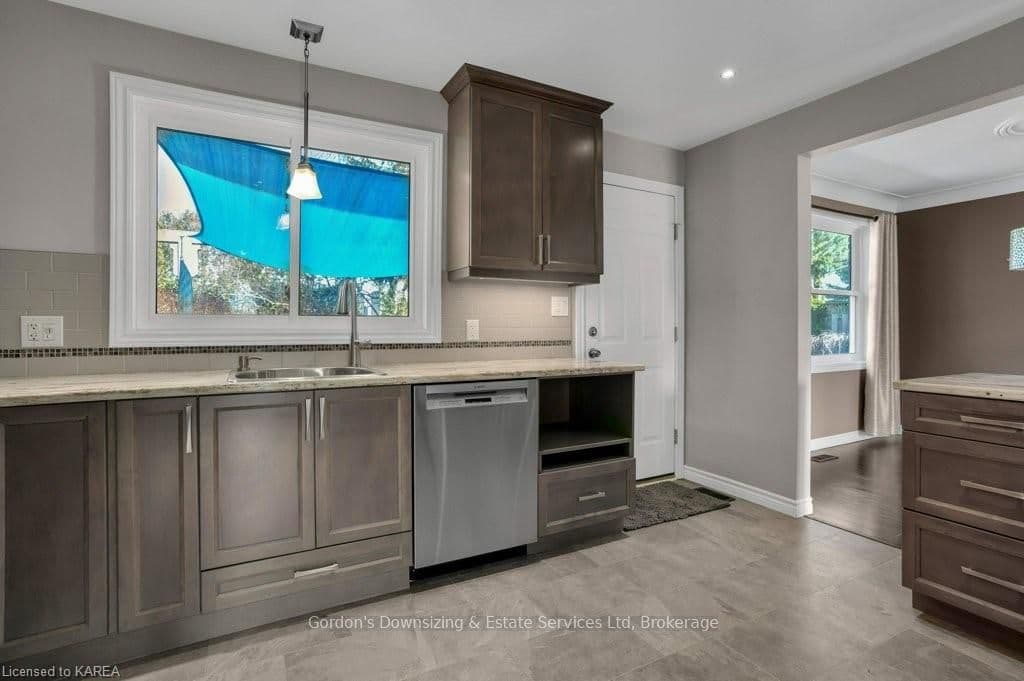 328 RENDA Street photo 12