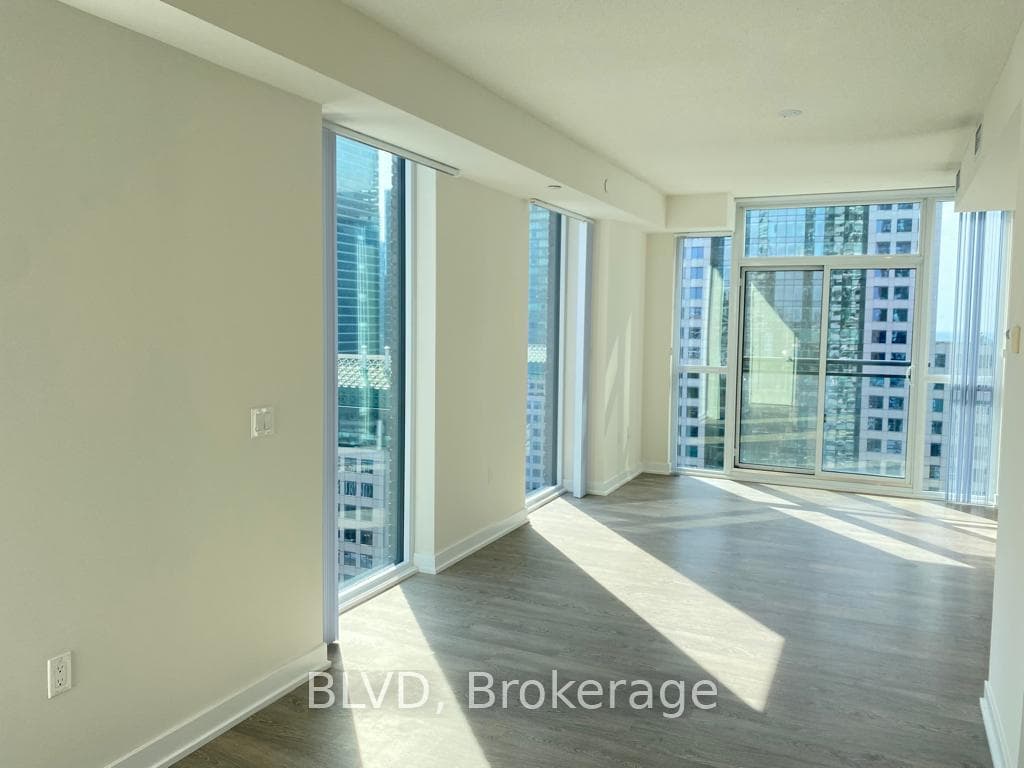 99 john Street Unit 2401 photo 7