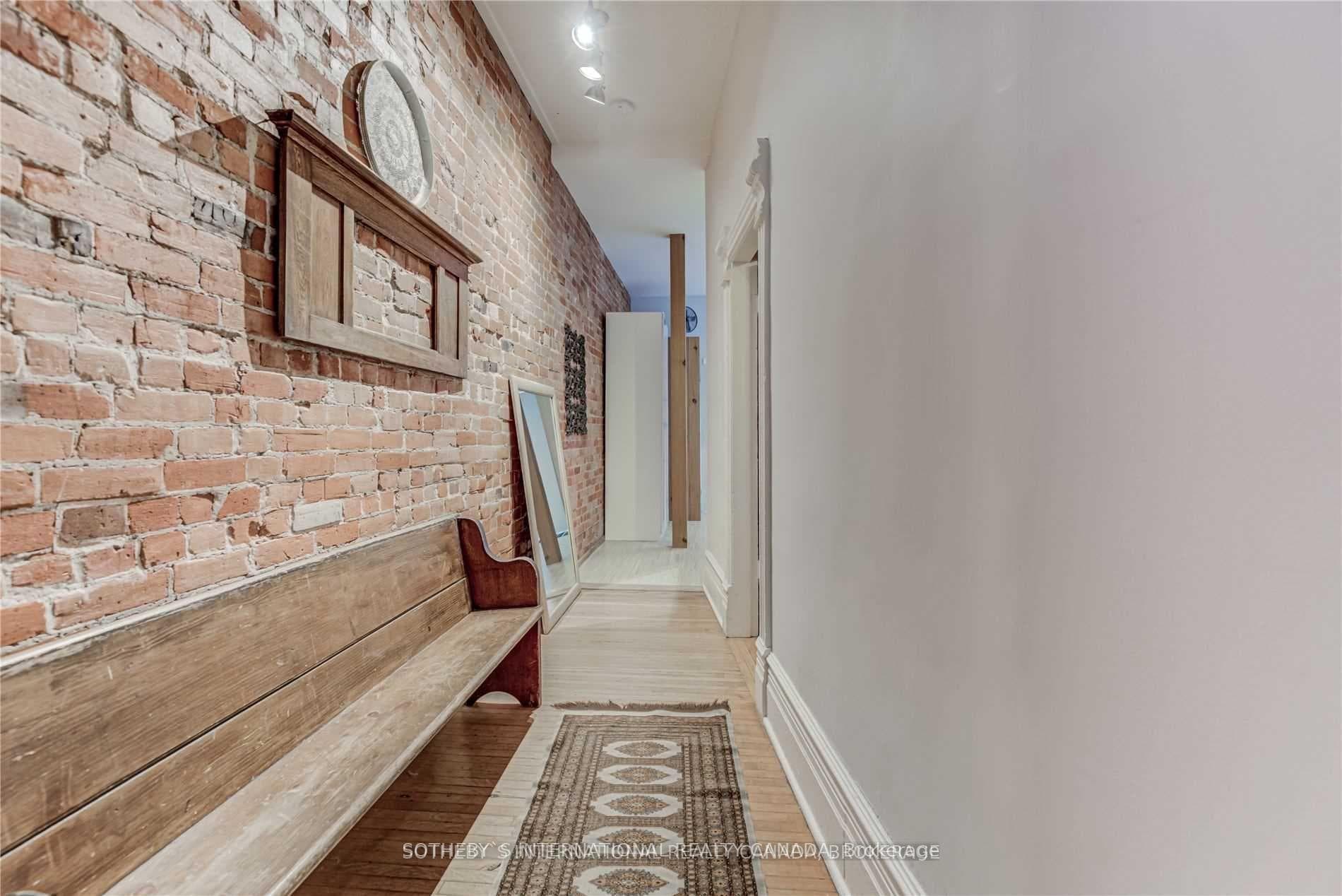 324 Markham Street Unit 2 photo 8