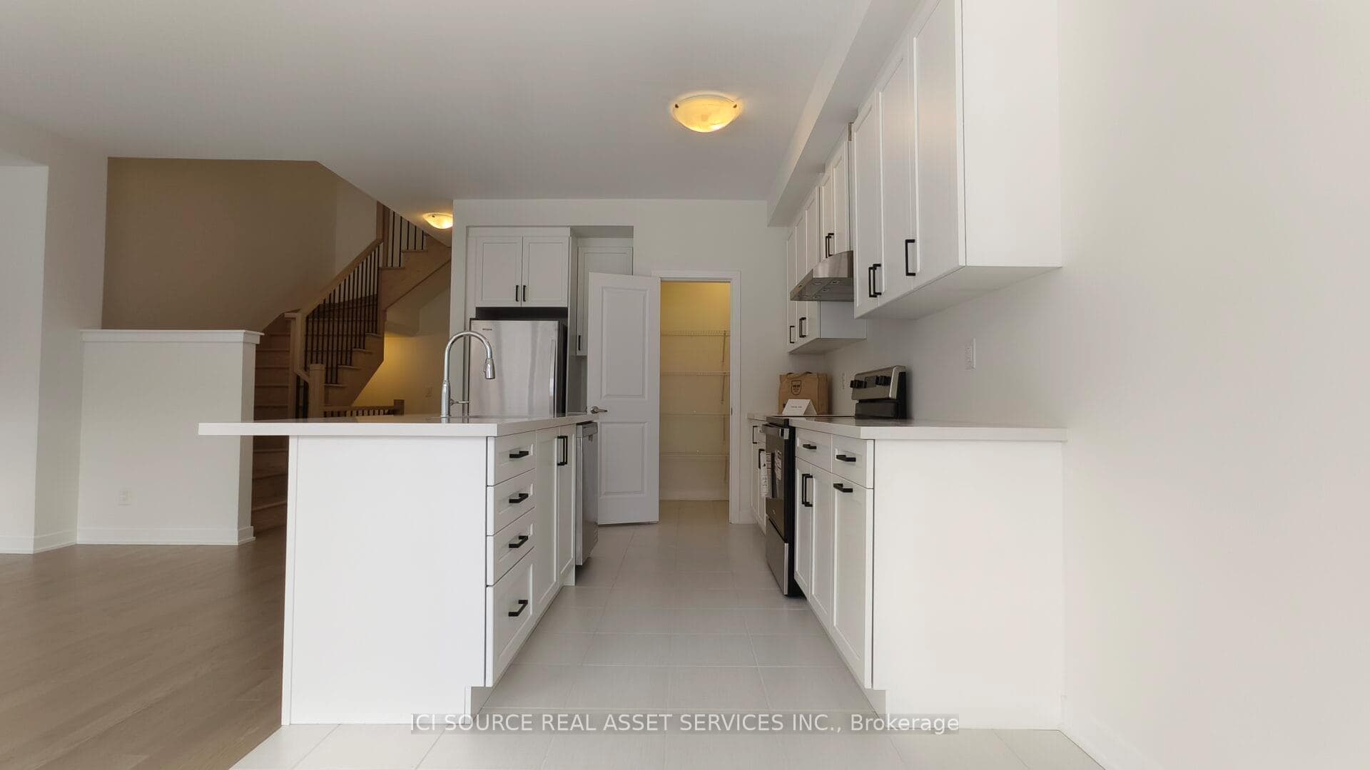 30 Freeman Williams Street photo 8