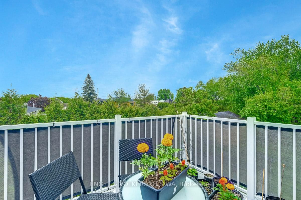 75 Lapointe Boulevard Unit 1A photo 26
