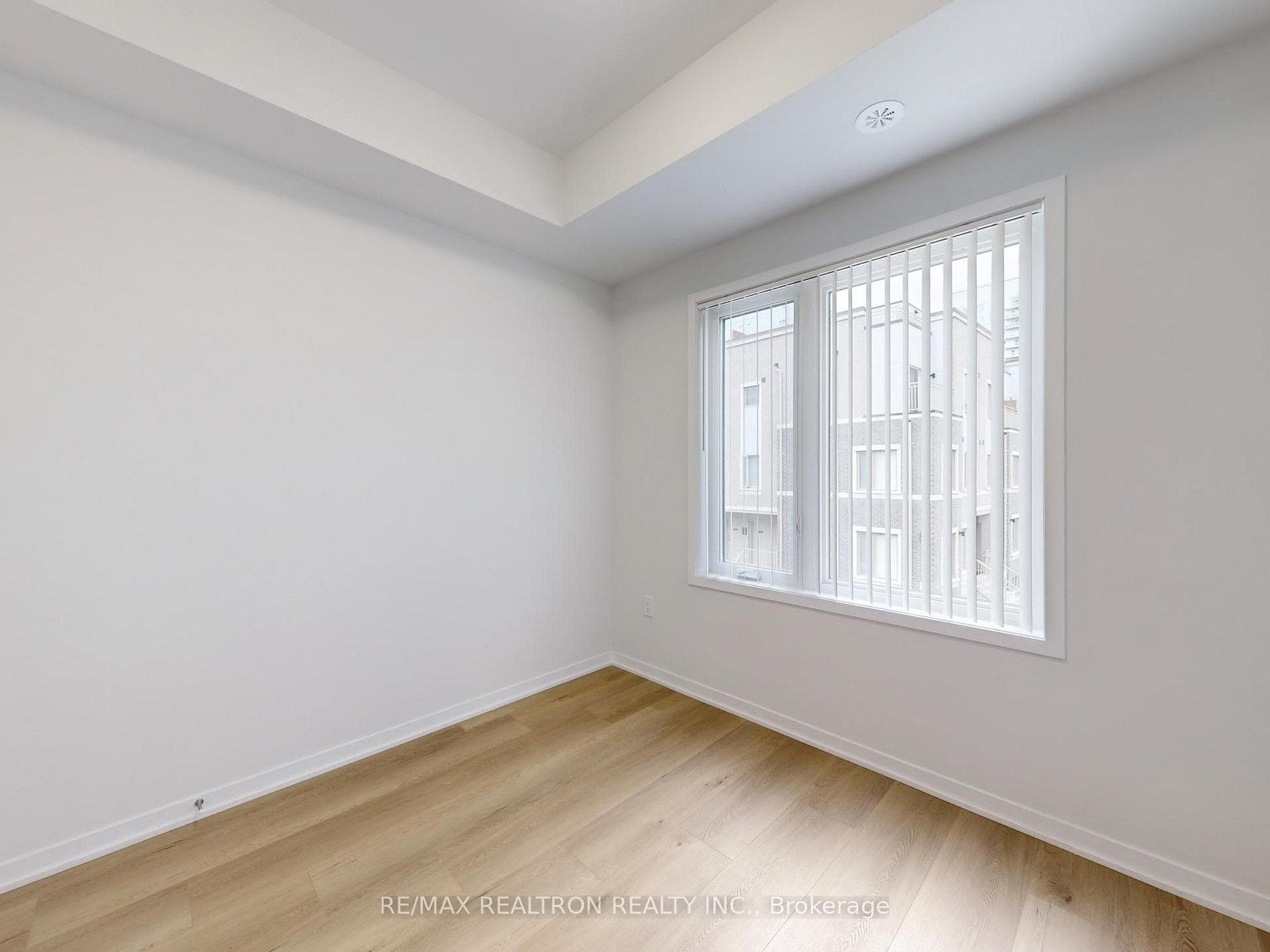 100 Honeycrisp Crescent Unit TH356 photo 18
