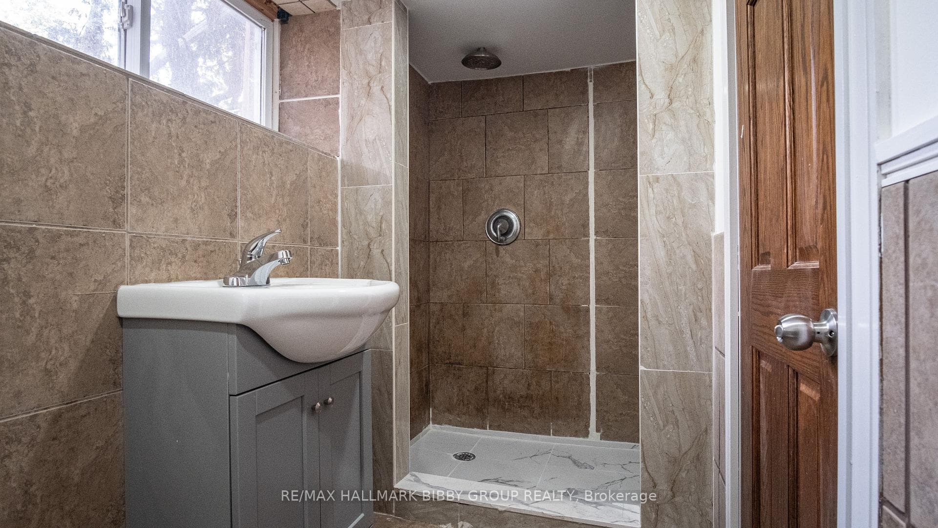 54 Dale Avenue Unit Lower A photo 12