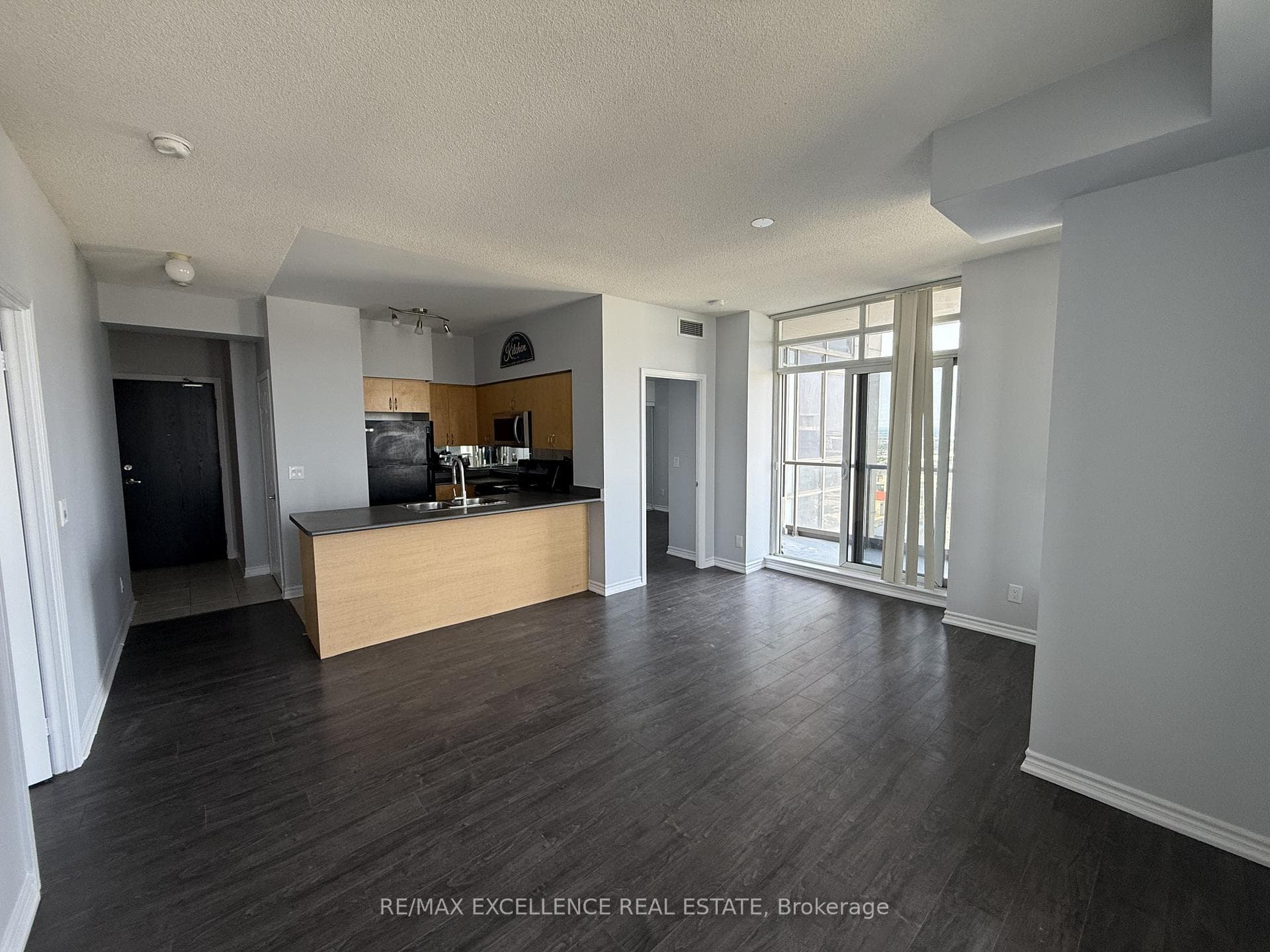 388 Prince Of Wales Drive Unit 3306 photo 2