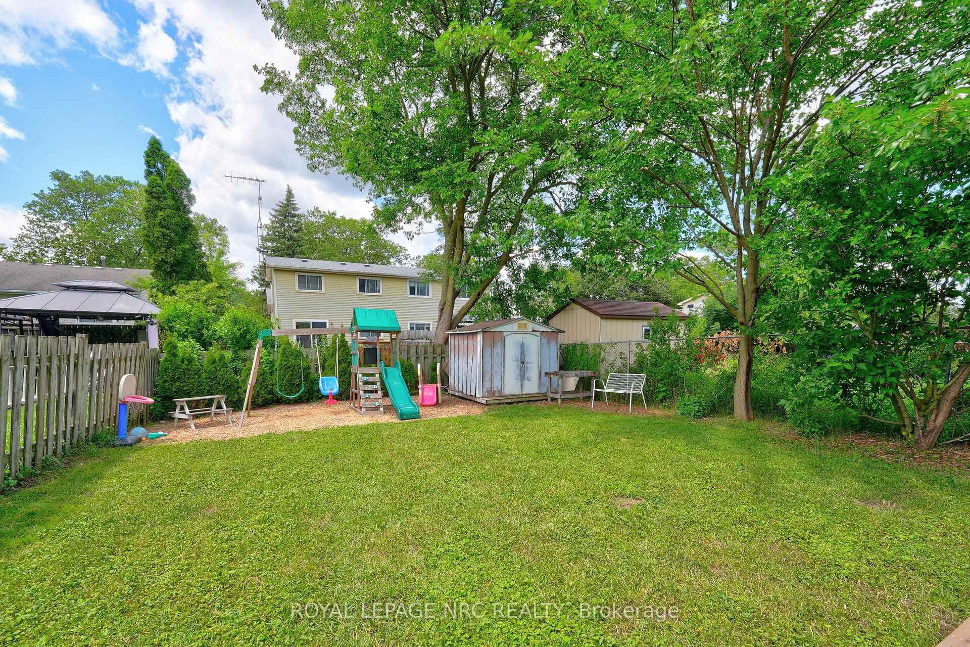 17 Allan Drive photo 27