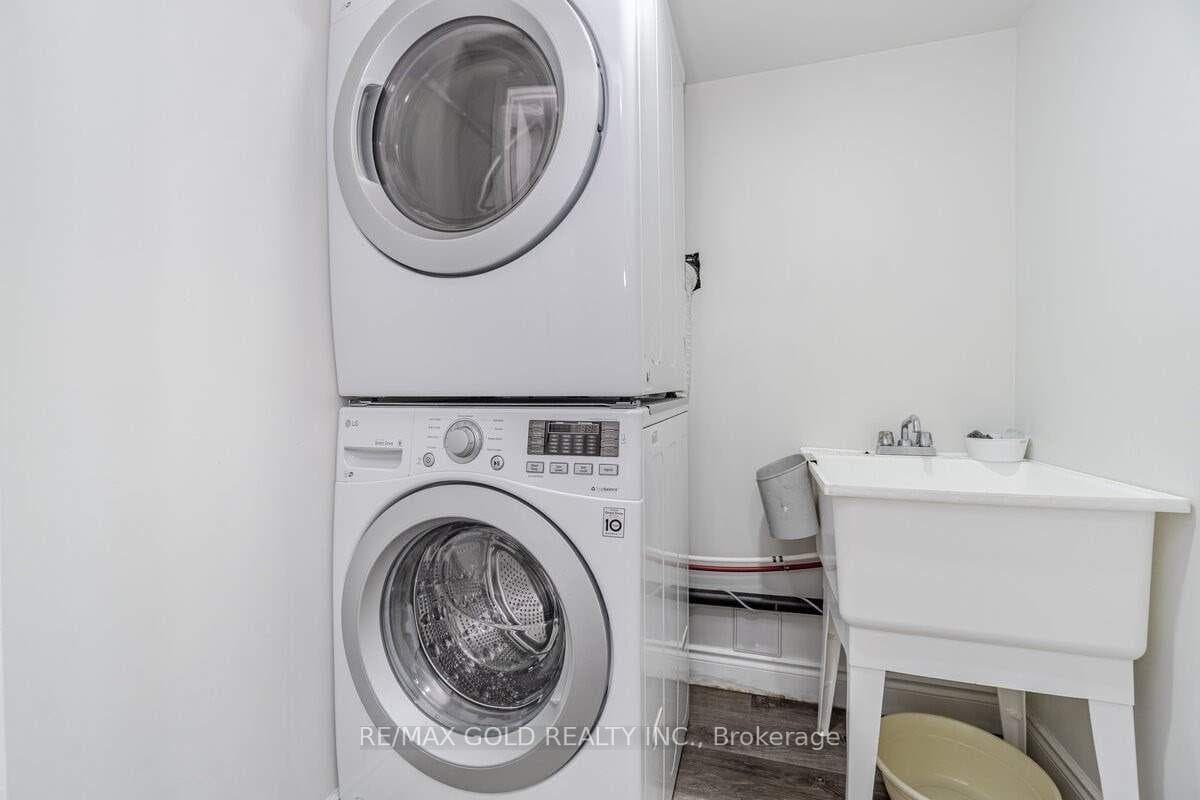31 Troyer Street photo 19