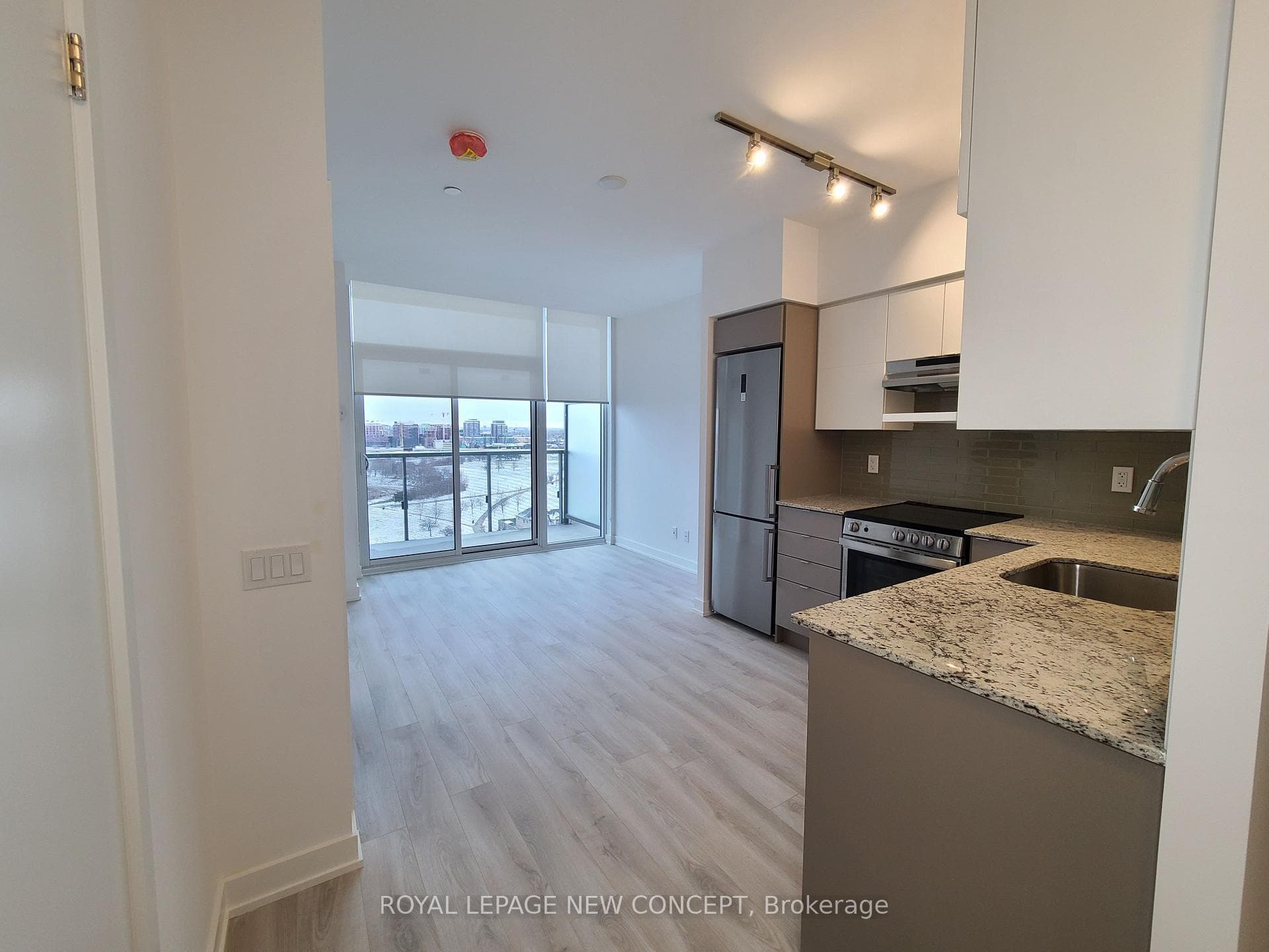 120 Varna Drive Unit 1509 photo 4