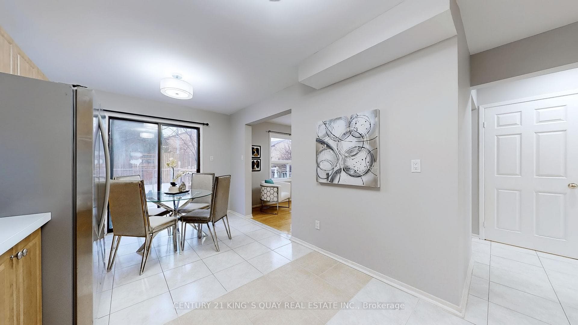 77 Roxanne Crescent photo 13