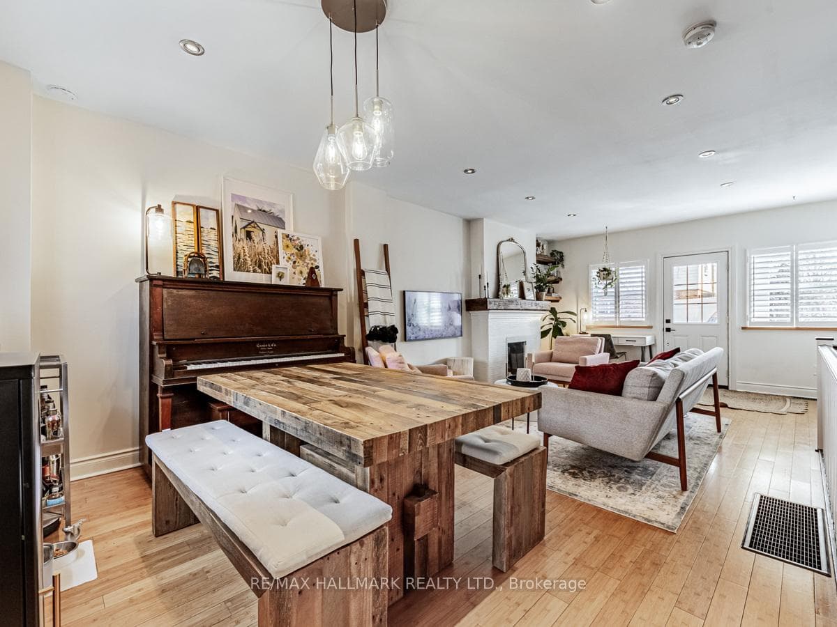 1584 Dundas Street photo 7