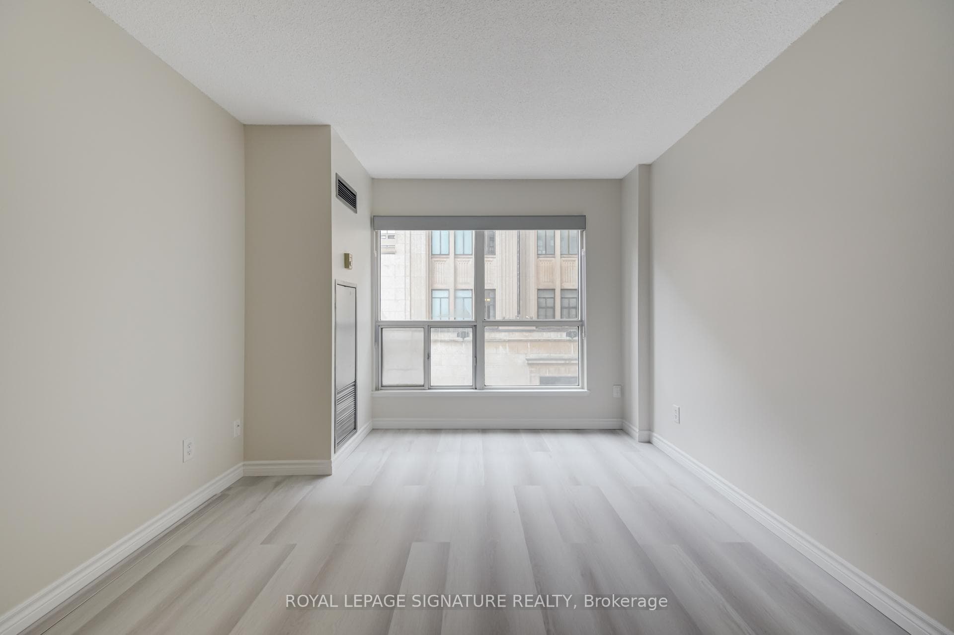 7 Carlton Street Unit 306 photo 19