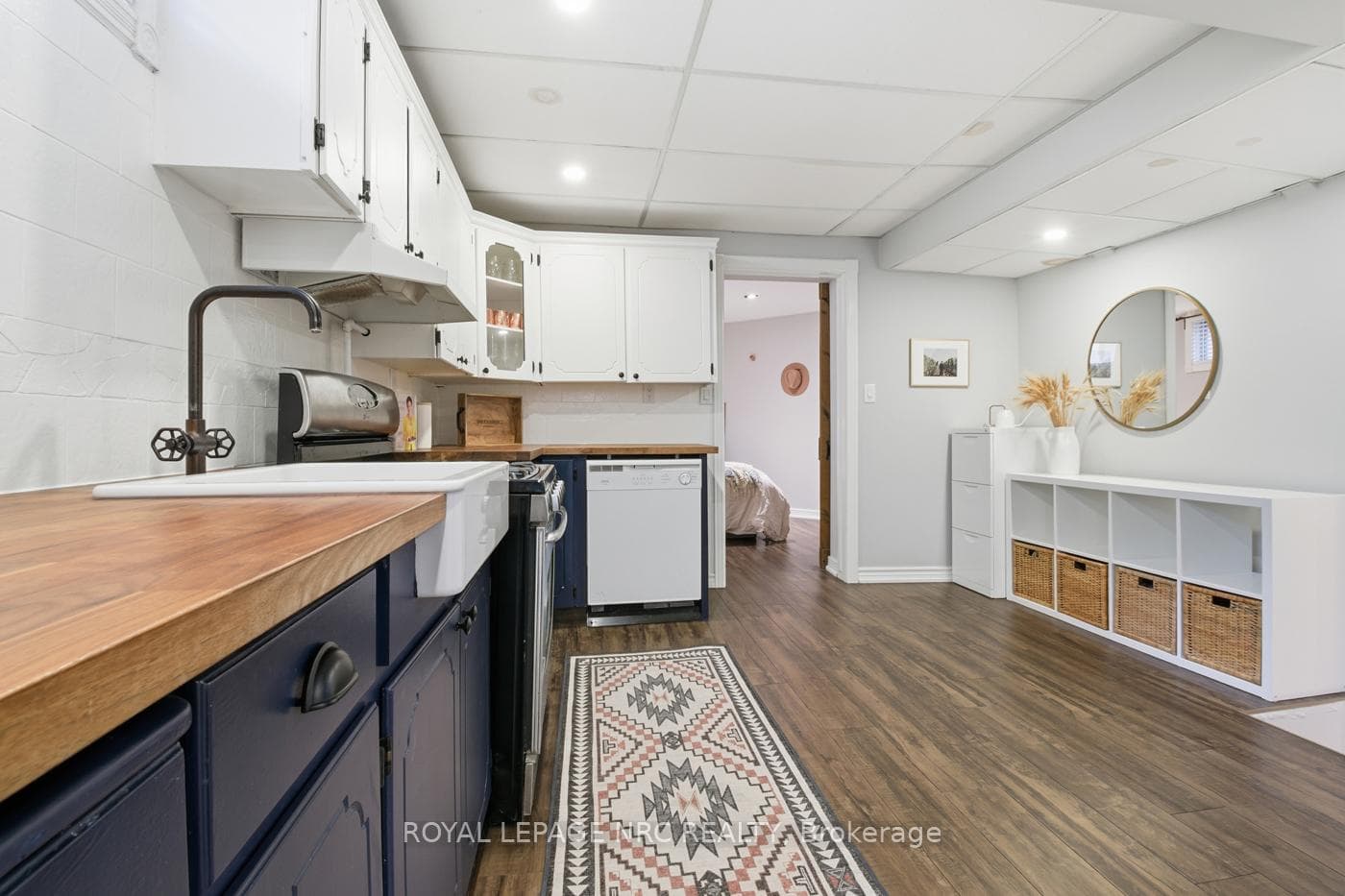 12 Fuller Crescent photo 35